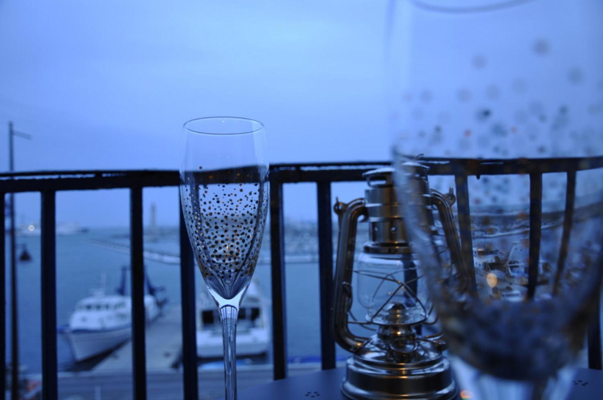 "Luigi" Balcon Sur La Mer Et Le Port De Sete Luaran gambar